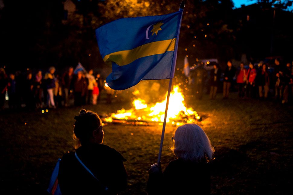 Lobog a székely