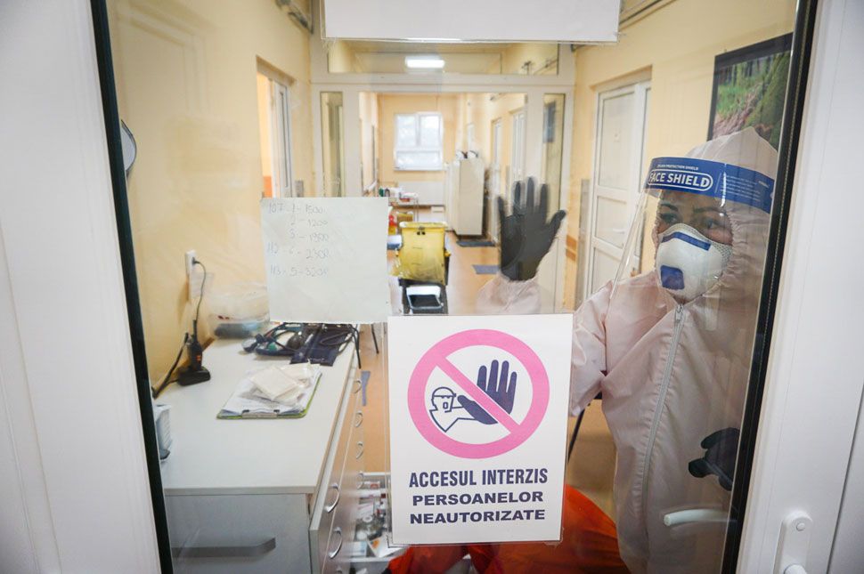 Meghaladta a hétezret a megyében regisztrált fertőzöttek száma