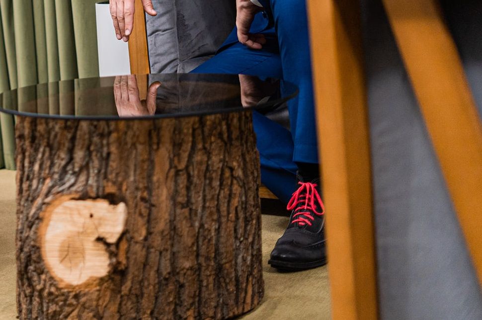 Kössél bele: menő vagy ciki a miniszter cipőfűzője?