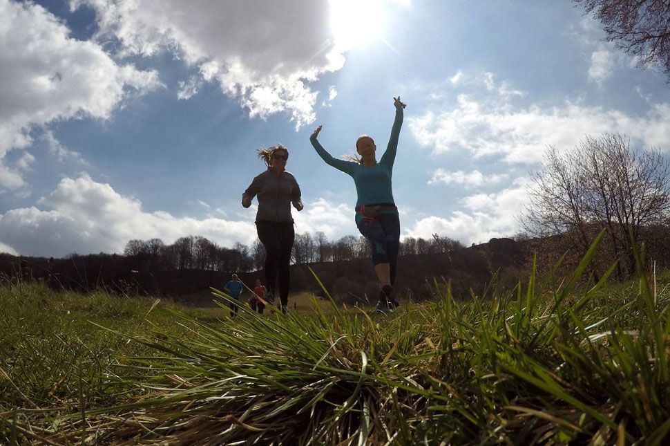 Kifutnak a Szarkakőre