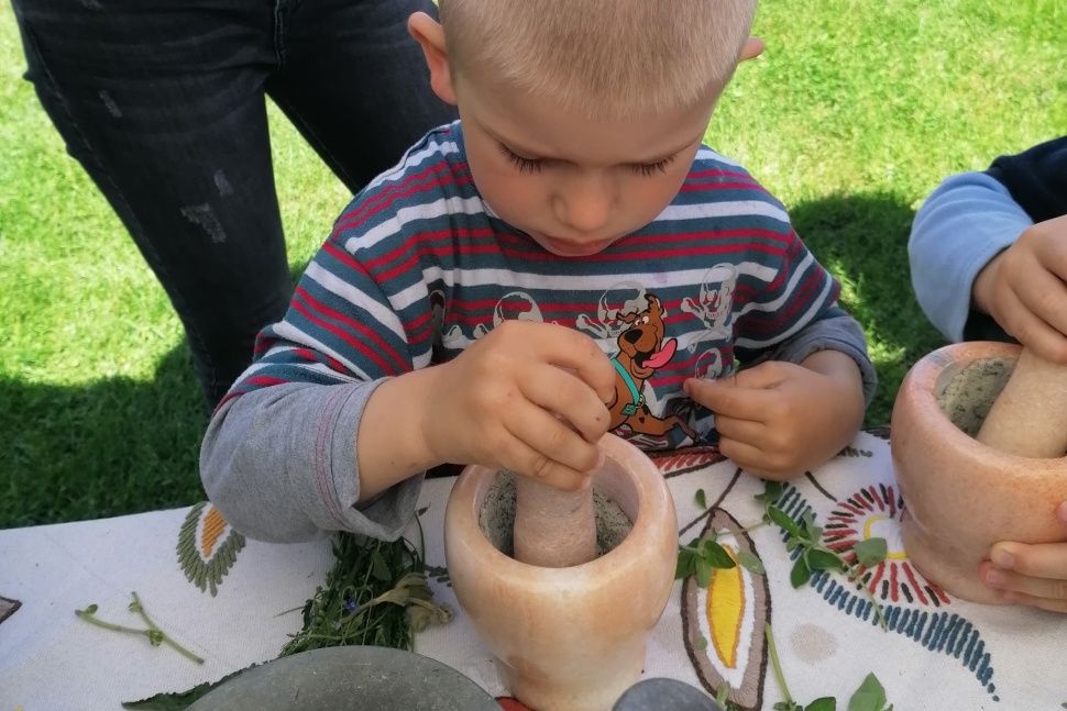 A szuperanyuk felrázzák a közösséget