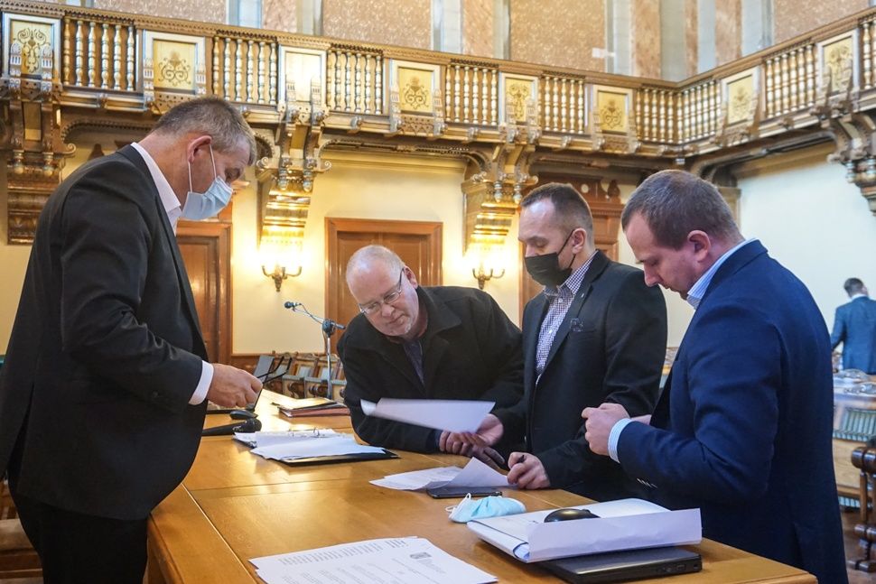 Az Urbana megmentése alig jött össze, s a város aszfaltmilliókról álmodik