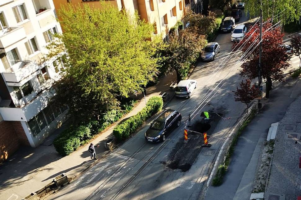 Beszakadt az úttest a Győzelem utcában (videóval) FRISSÍTVE