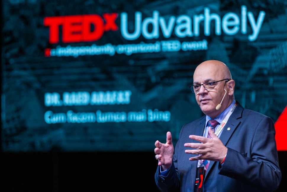 Miért csinálja ezt, mit rejt a háta mögött Arafat?