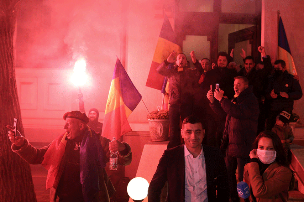 Kifütyülték Temesváron az AUR vezetőjét