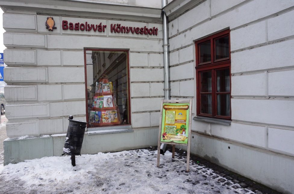 Megelevenednek pénteken a város kirakatai