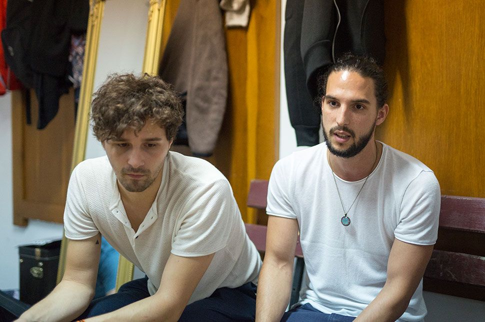 A dalunk hatására mondott fel a munkahelyén