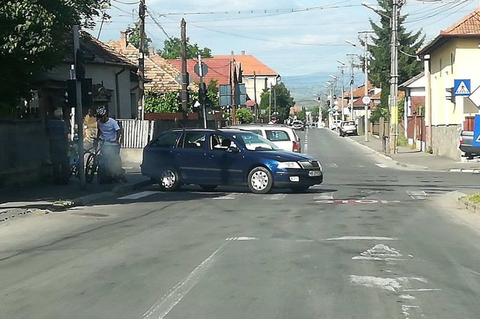 Nem adtak nekik elsőbbséget, megsérültek a nők