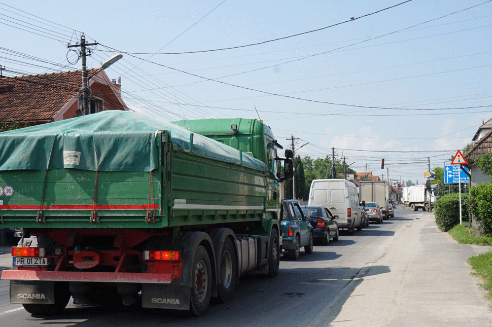 Jobb, ha nem a terelőúton közlekedsz pénteken