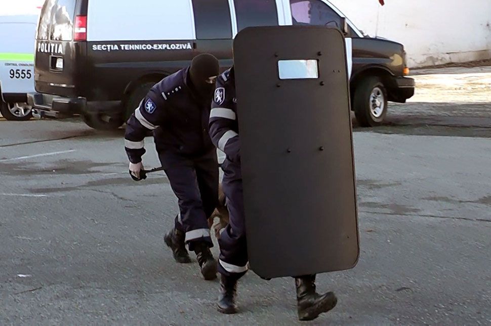 Bombahír: gyanús csomagot találtak Marosvásárhelyen