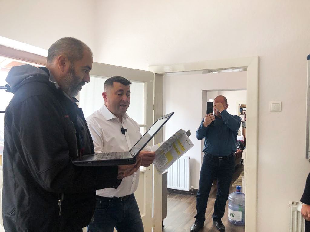 Ránk támadt Borboly a kéttelefonos sofőrjével és az etikai kódexével