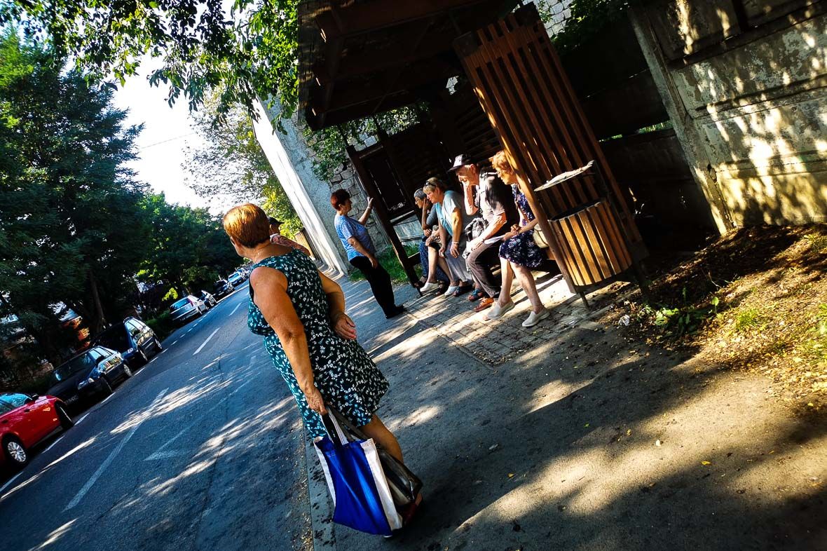 A nap hősei: a negyvenes buszra váró Bethlen negyedi nénik!
