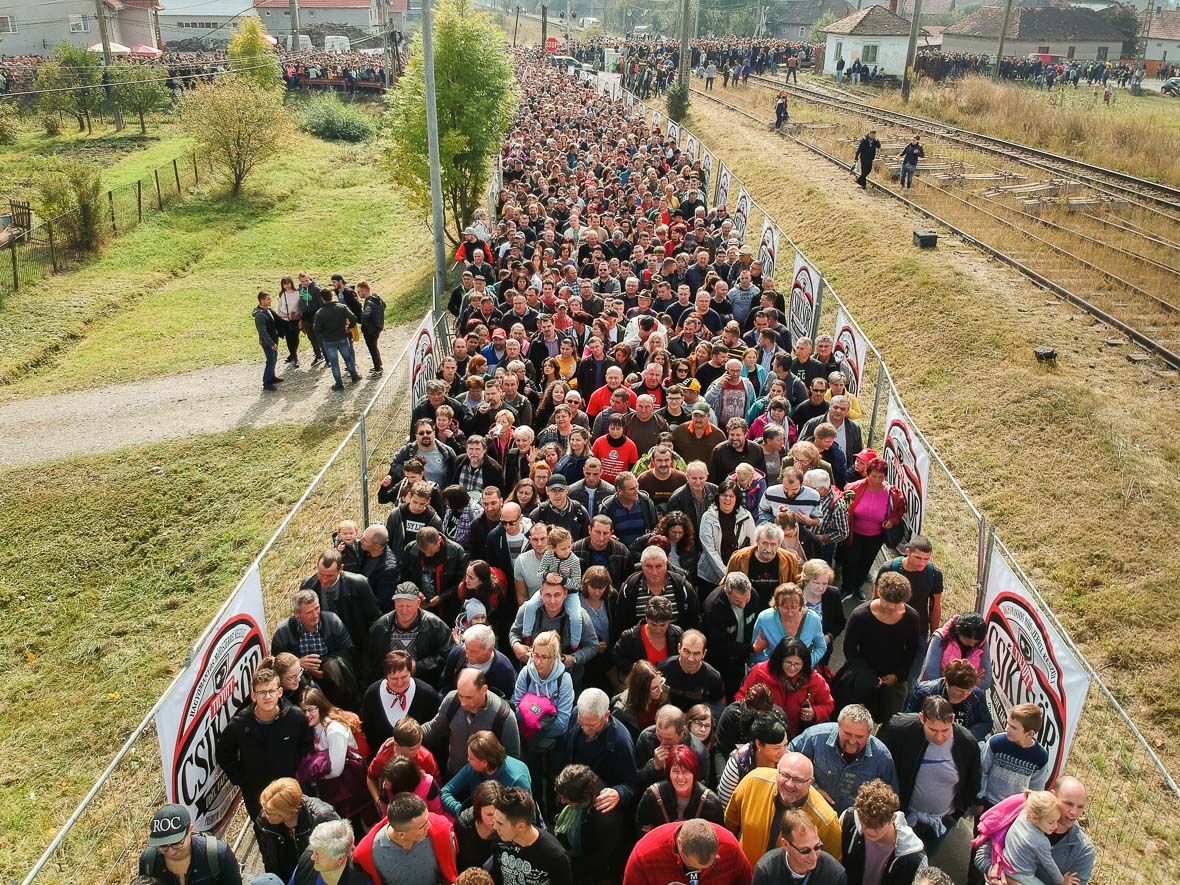 Ne hagyjátok a sörgyárat, a sörgyárat s a korcsomát!