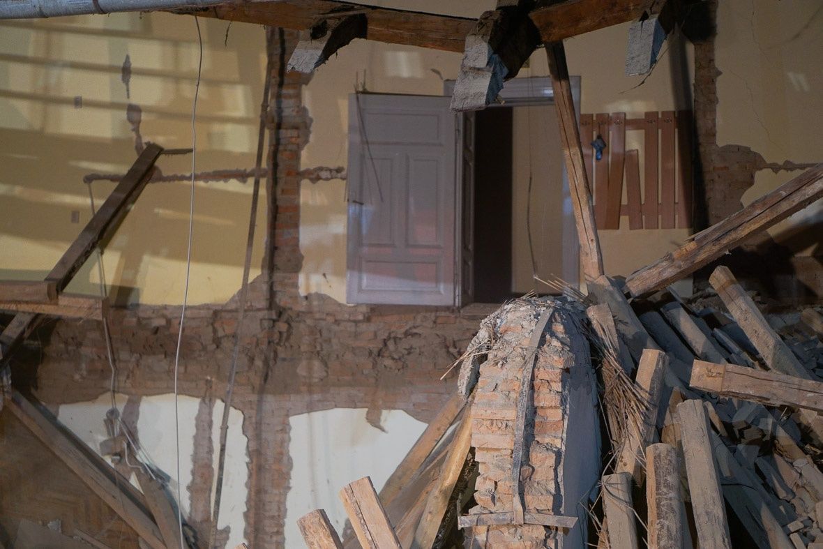 Olyan volt, mint a filmekben: mire visszanéztek, már nem volt ott a szobájuk