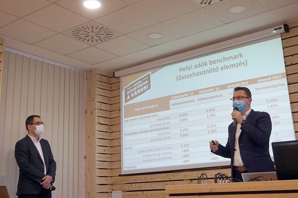 Adóemelésre készül a POL