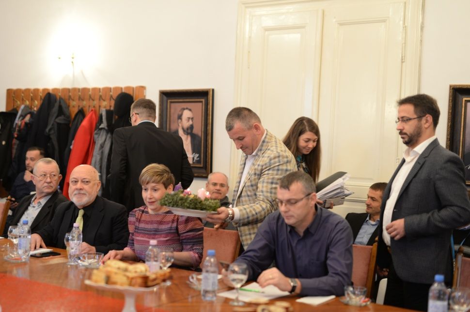 Élő közvetítés a decemberi tanácsülésről