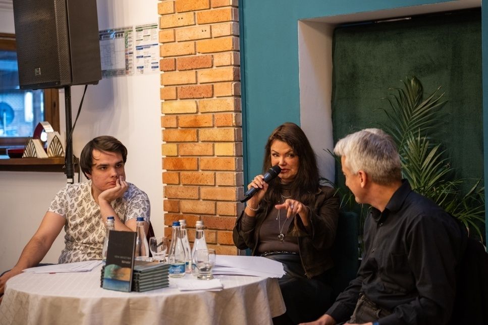 Dal a mélyhideg vízben egymás és magunk örömére