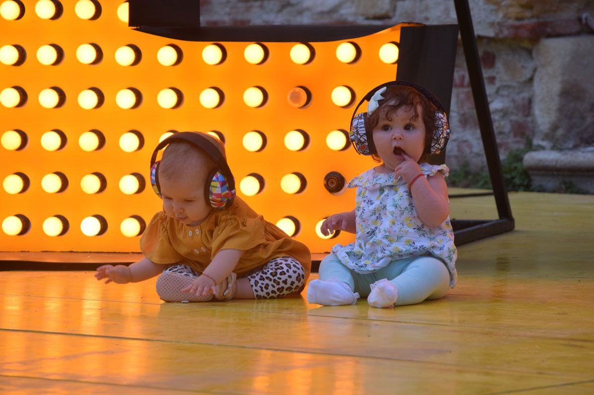 Gyere velem a villanykastélyba