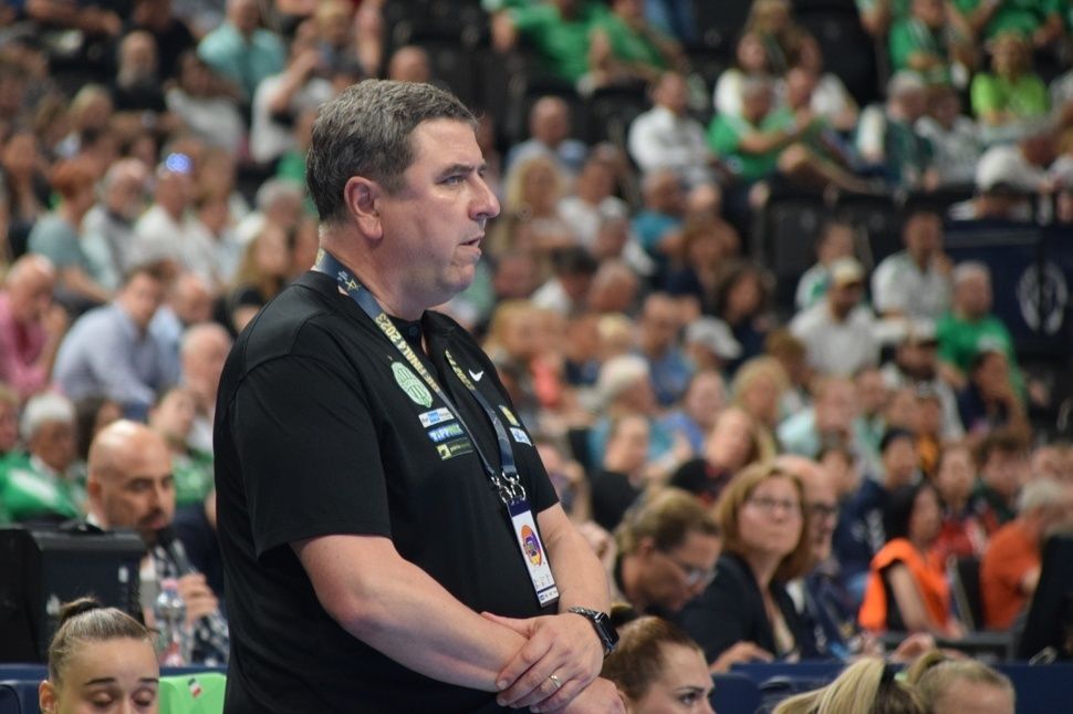 Elek Gábor üzent az ifjú udvarhelyi kézilabdás lányoknak