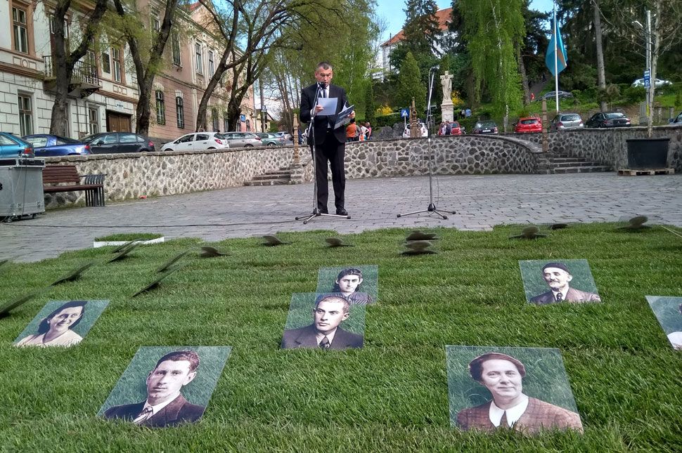 A kellemetlen múltról is beszélni kell