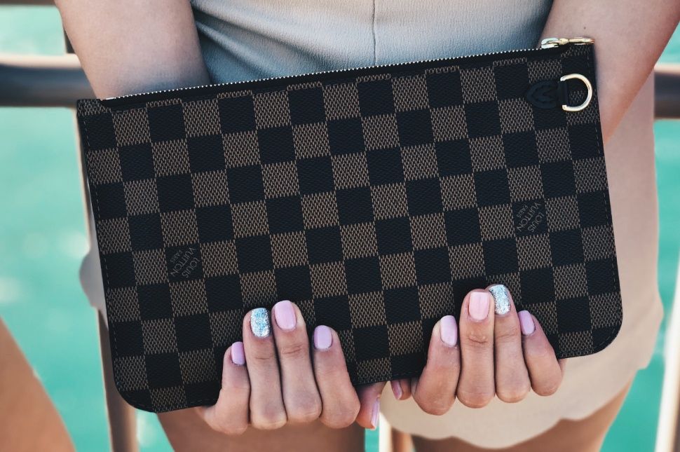 Bácsi lopott a fiatal lánytól