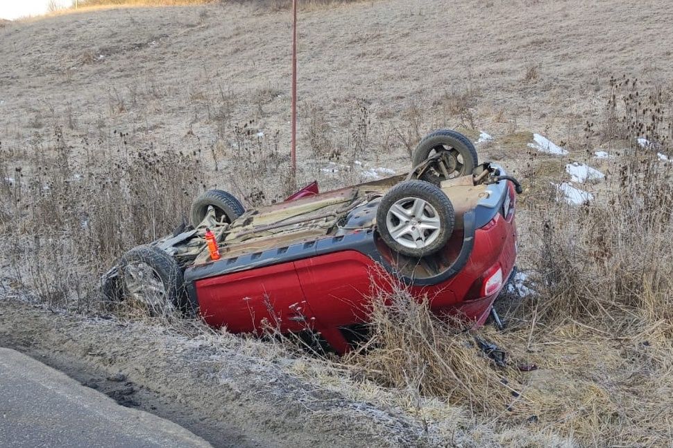 Felborult egy autó a Nyikó mentén