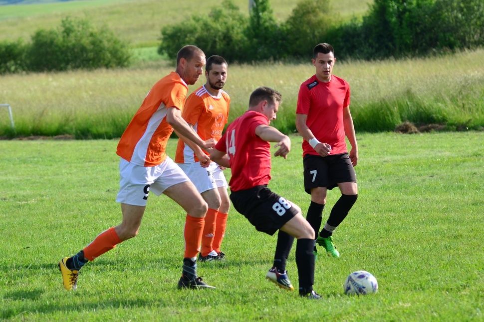 Meglepetések a megyei és a körzeti bajnokságban