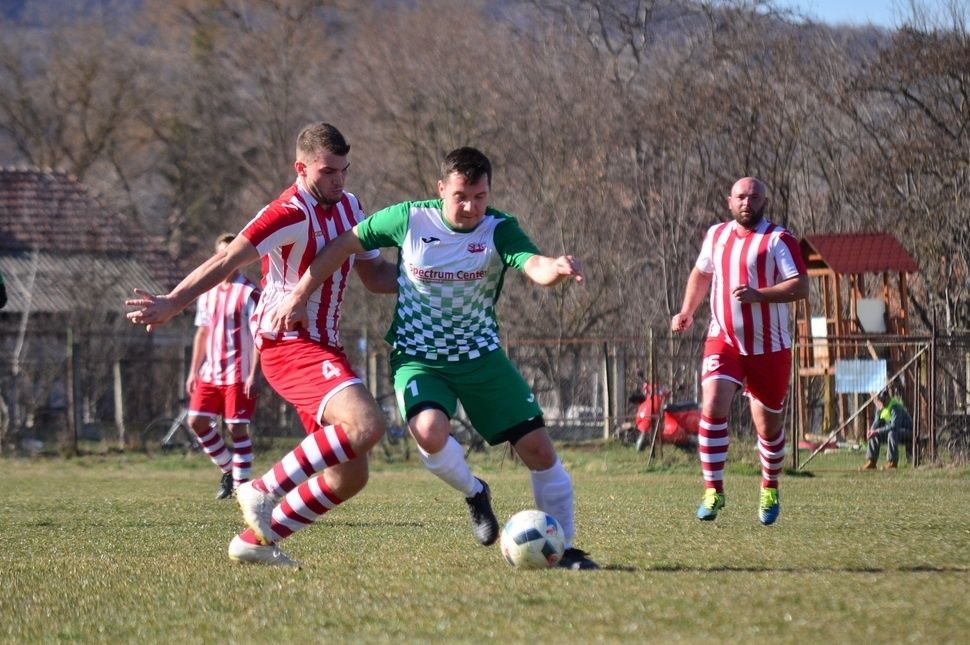 Döntetlen a rangadón