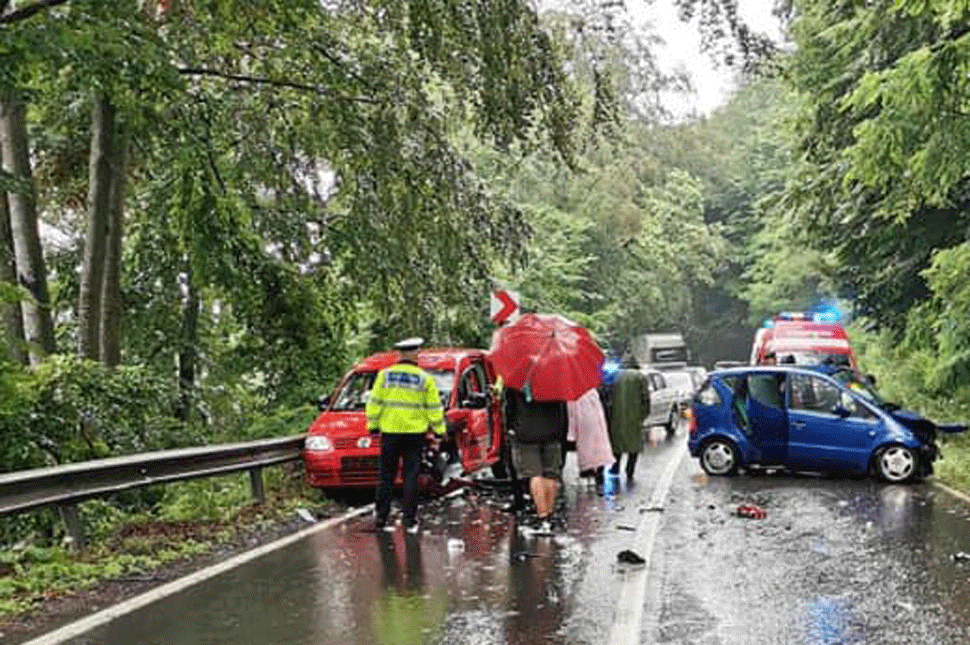Két kisgyerek is megsérült a kalondai balesetben