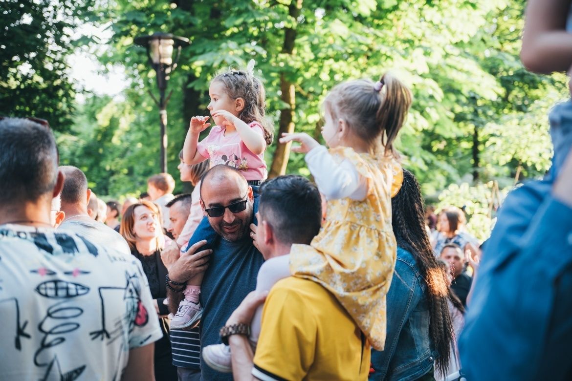 Vidámság, cukorkóma és apukák gyereksálban