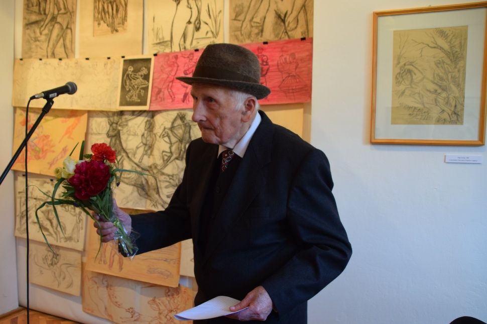 Lovas rajzok színes világa a 94 éves Gyuri bácsié