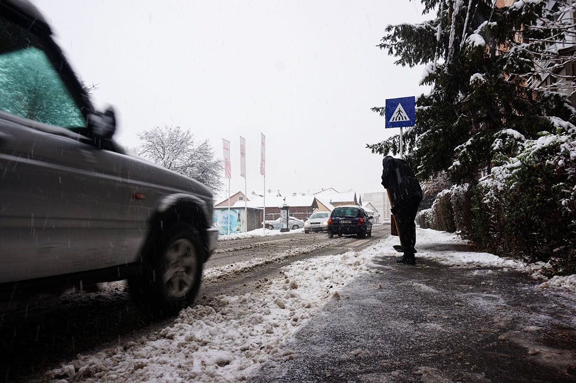 Nem takarítják el rendesen a havat?