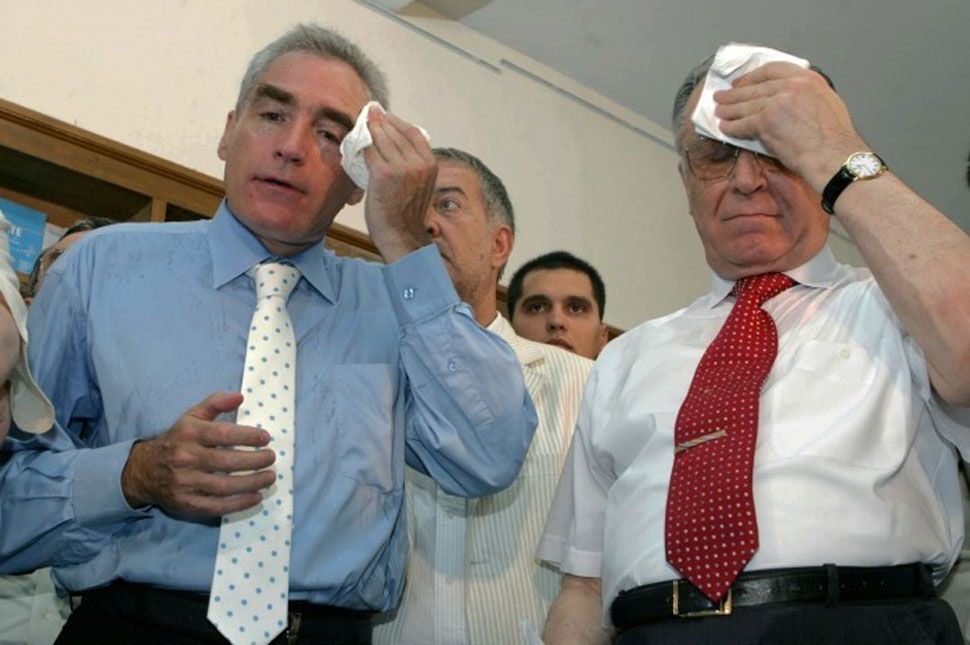 Bíróság elé állítják Iliescut és két társát