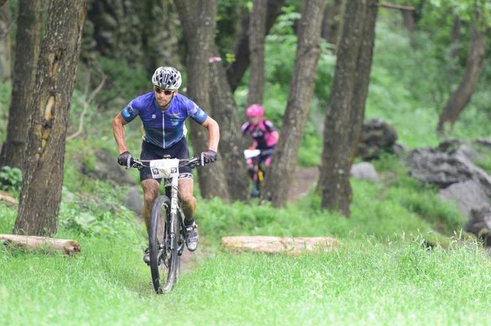 Gumidefekt nehezítette Roli versenyét