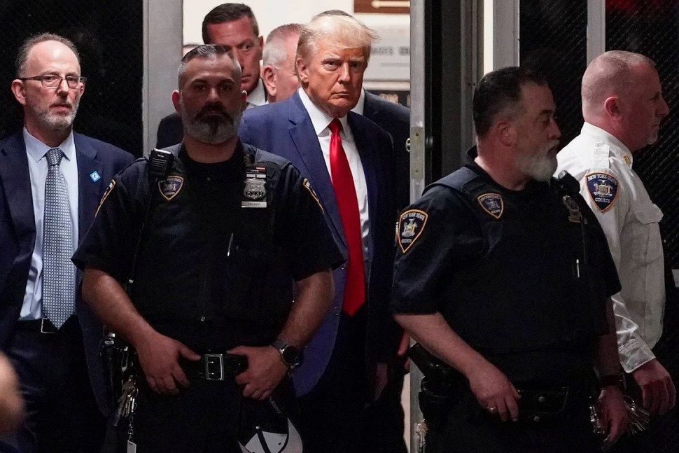 Letartóztatták és bíróság elé állították Trumpot