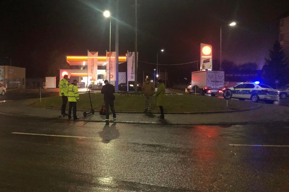 Rollerest gázoltak el a körforgalomban