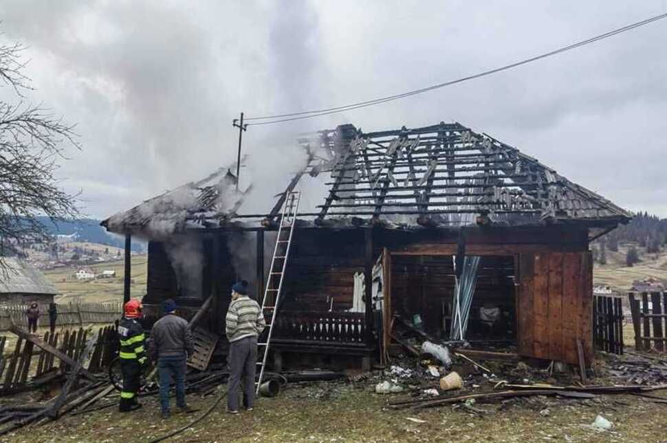 Kigyulladt a nyári konyhája, elhunyt az idős nő