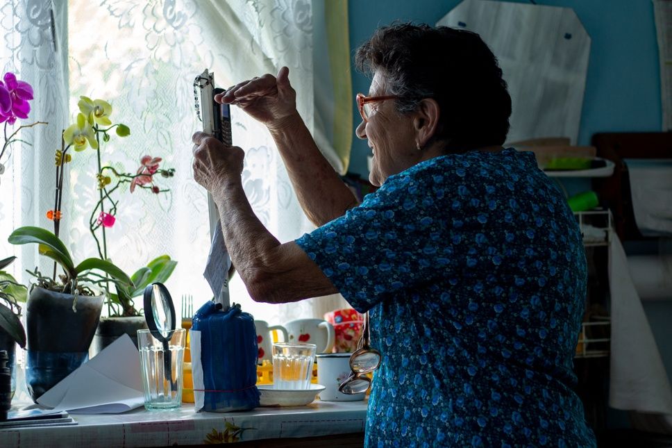 A lány, aki az erdőben énekel