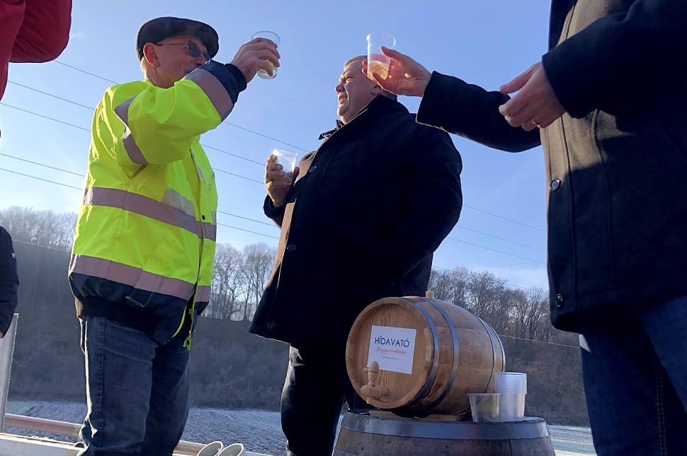 Utcabállal nyitották meg az új décsfalvi hidat