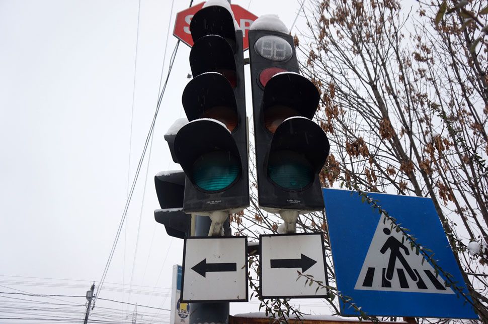 Várnunk kell az új jelzőlámpákra