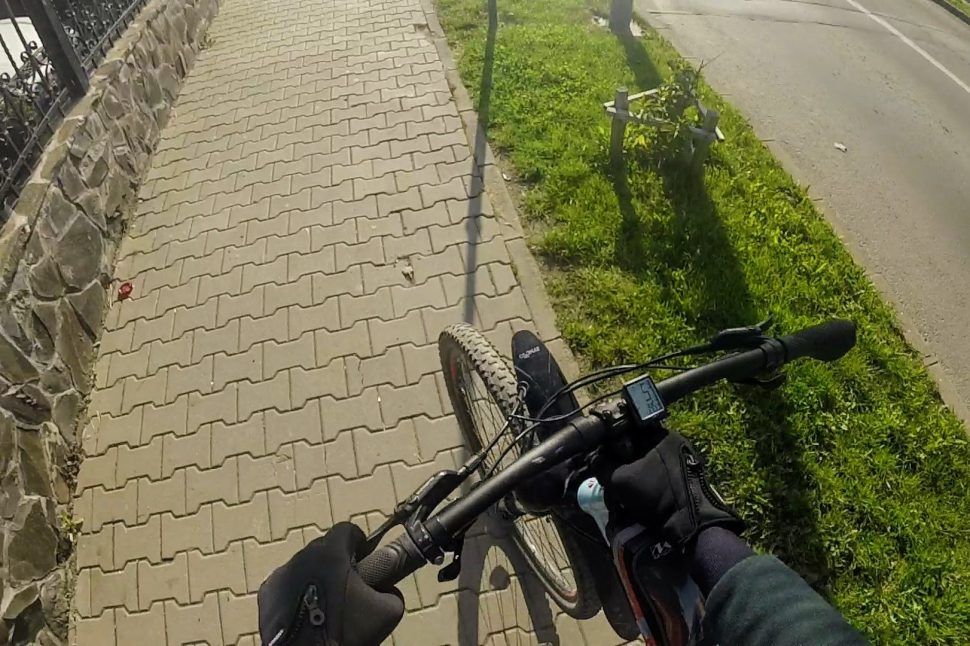 Részegen biciklizett, a lépcsőn kötött ki