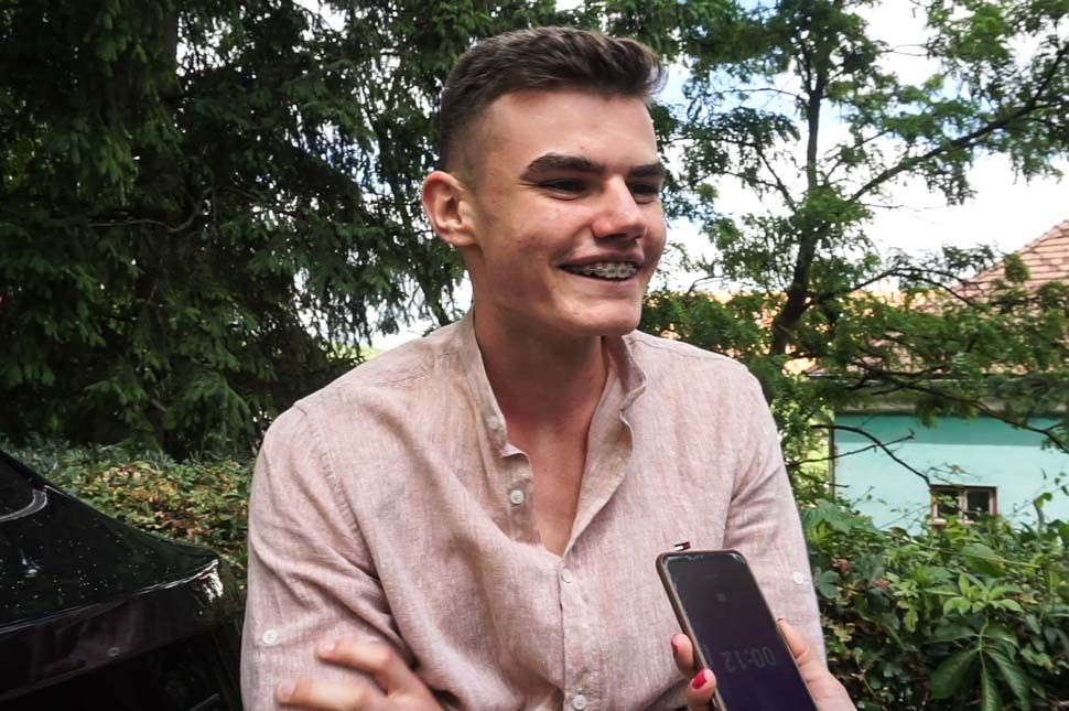 Aki érettségi előtt sajtot eszik, meg nem bukik