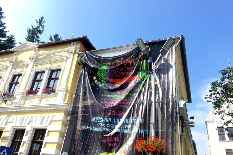 Udvarhelyre gurul az opera