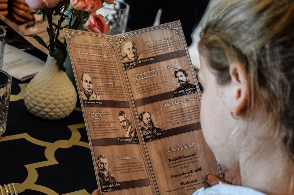 Te mit ennél Tamási szülinapi buliján?