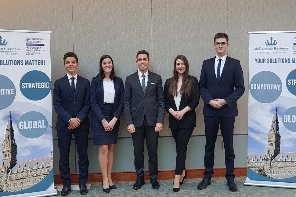 Washingtonban is brillíroztak