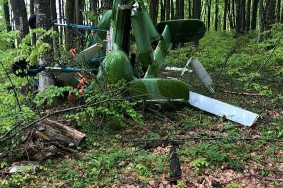 Lezuhant egy helikopter a hegyekben