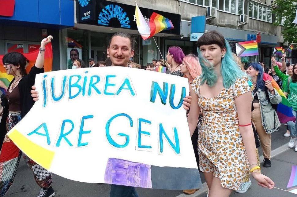 Bukarestben tüntetnek az udvarhelyi képviselő tervezete ellen