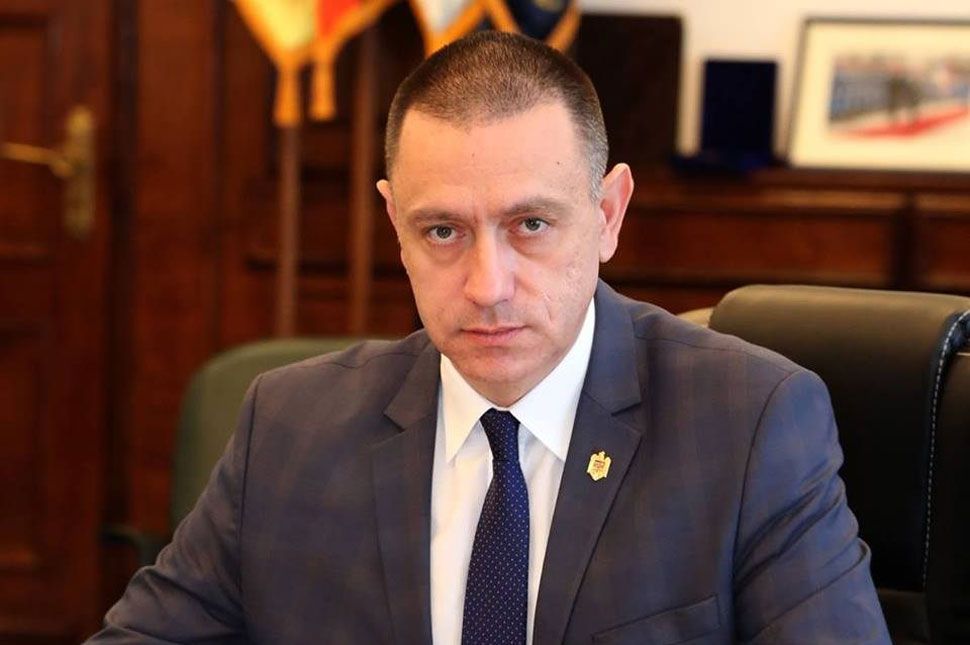 Lemondott a védelmi miniszter