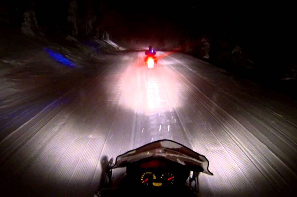 Rendőrverés és motorosszános üldözés a Madarasin