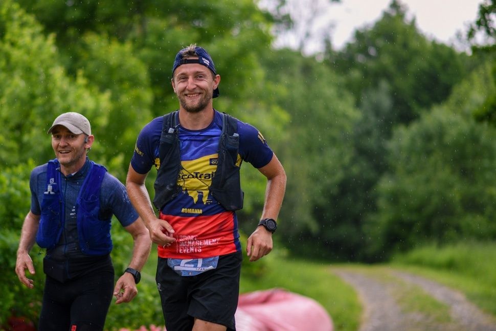 A Patkóból szaladnak fel a Moldoveanu csúcsra